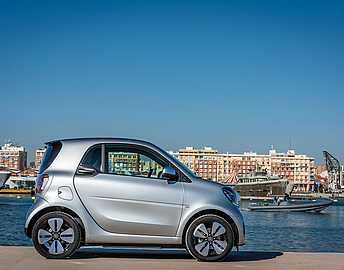 smart EQ fortwo Coupe in Cool Silver hier in Valencia